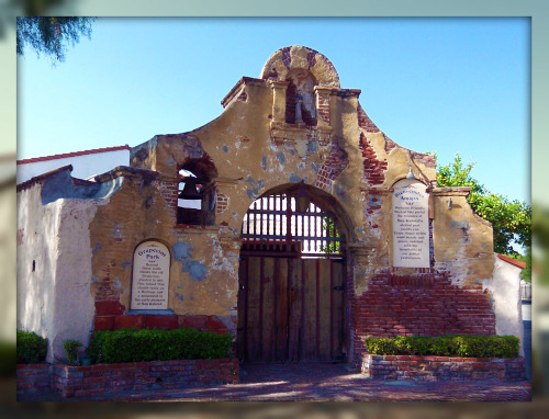 san-gabriel-mission-entry