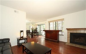 Pasadena Townhouse by Eaton Canyon has a nice living room.