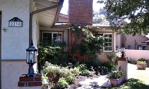 Well maintained home wit large family room in Altadena.