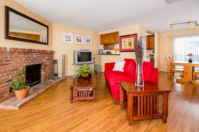 1910 Grismer G-living room with fireplace