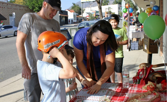 Altadena North Pole Fest (1)