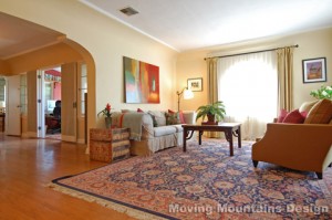 Livingroom before a home staging consultation. The homeowner did all the work themselves. This Silverlake home sold one week after being put on the market for almost 10% over asking price! (November 2009)