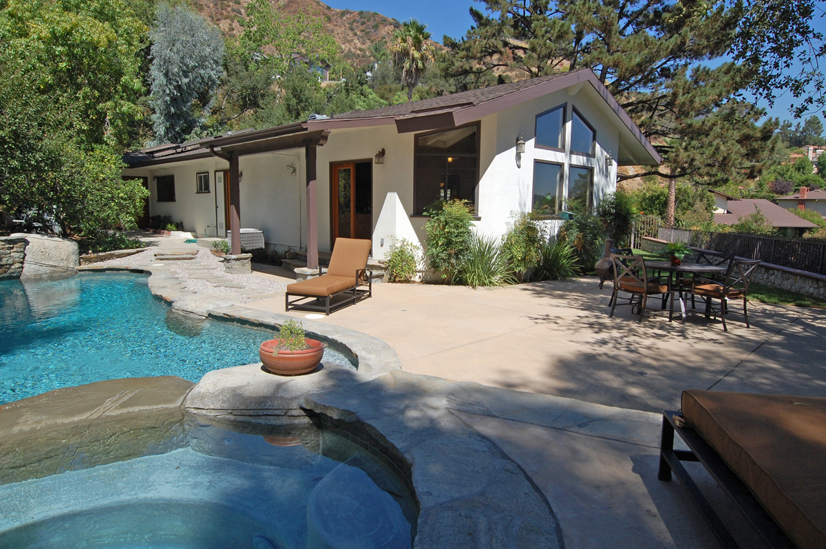 Sierra Madre Home with Pool