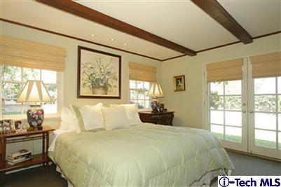 Bright Airy Master Suite (courtesy Itech MLS)